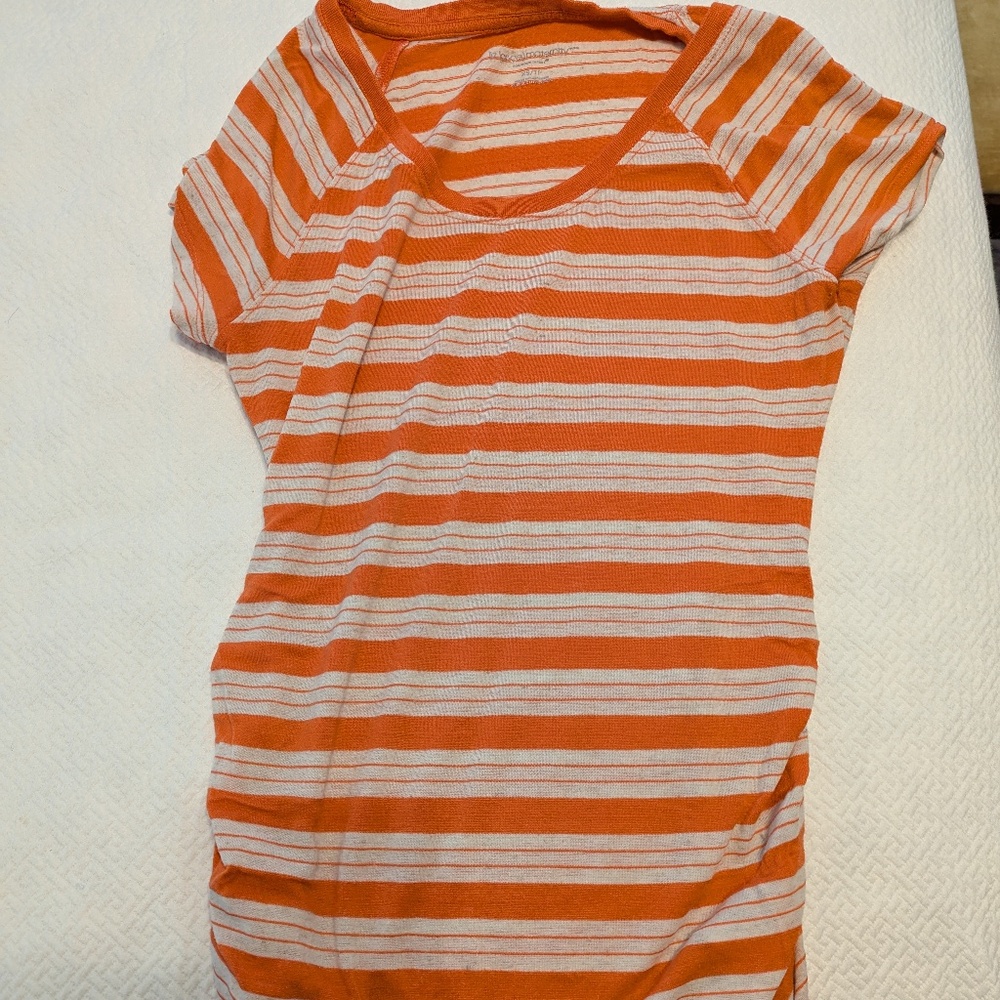 Liz Lange Maternity -- Size Extra Small White and Orange Stripe T-Shirt